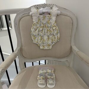 🦢 Baby 0~3 Mth Ruffle Eyelet Bubble Romper Onesie, Sandals & Hair Bow NWT